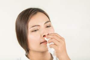Sangramento nasal (ou epistaxe): Causas e Tratamento